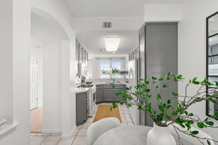 300 Baltic Circle 306, Redwood City, California 94065