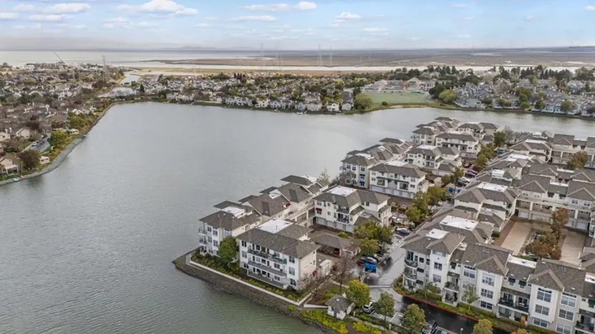 300 Baltic Circle 306, Redwood City, California 94065