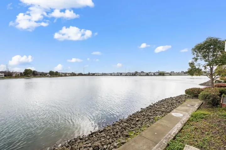 300 Baltic Circle 306, Redwood City, California 94065