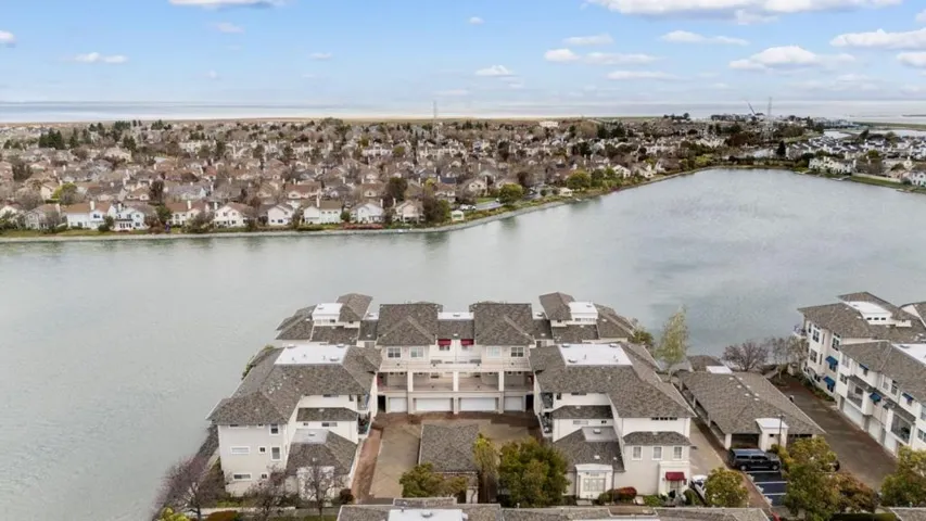 300 Baltic Circle 306, Redwood City, California 94065