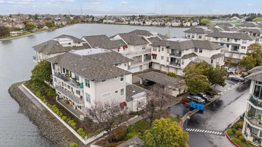 300 Baltic Circle 306, Redwood City, California 94065