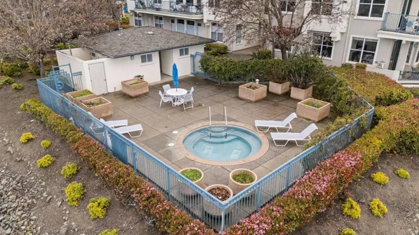 300 Baltic Circle 306, Redwood City, California 94065