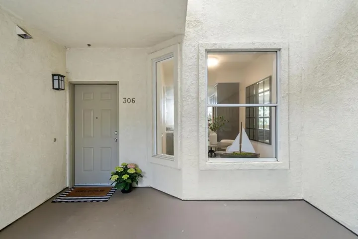 300 Baltic Circle 306, Redwood City, California 94065