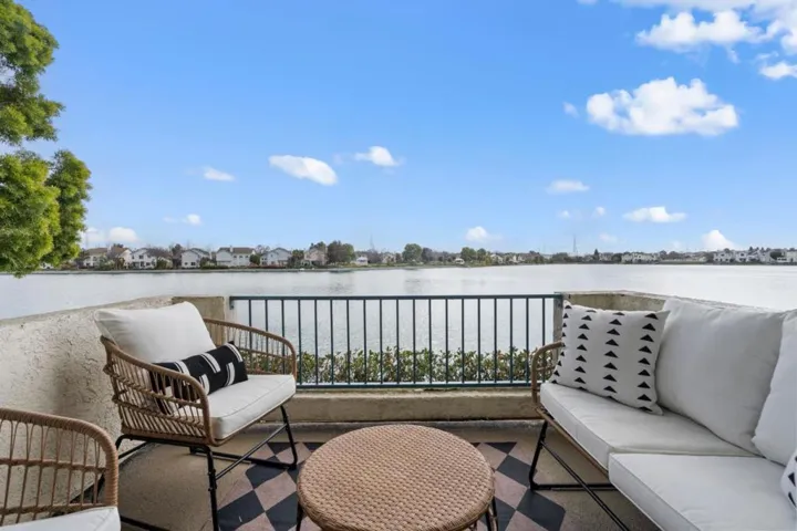 300 Baltic Circle 306, Redwood City, California 94065
