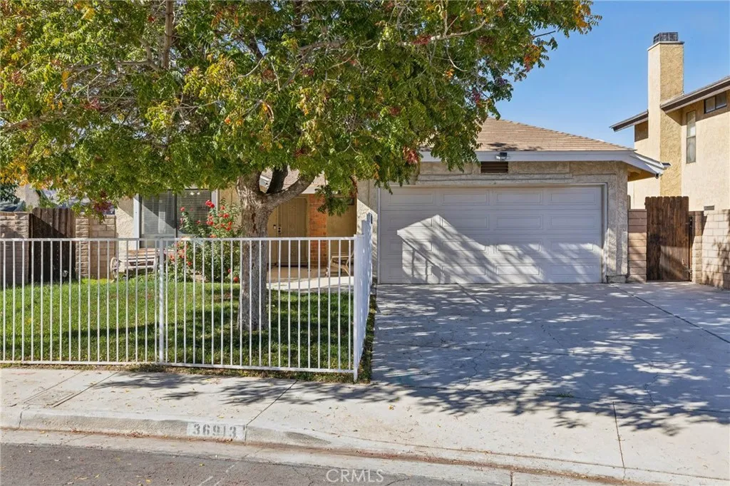 36913 Tobira Drive, Palmdale, California 93550 home-pic-1