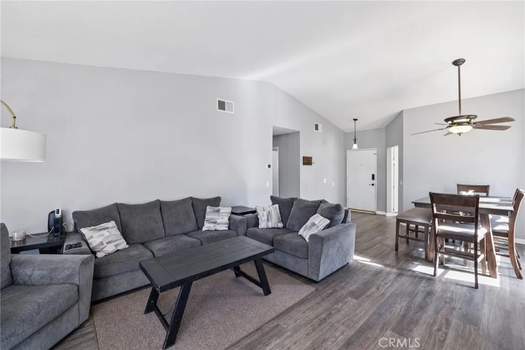 36913 Tobira Drive, Palmdale, California 93550 home-pic-9