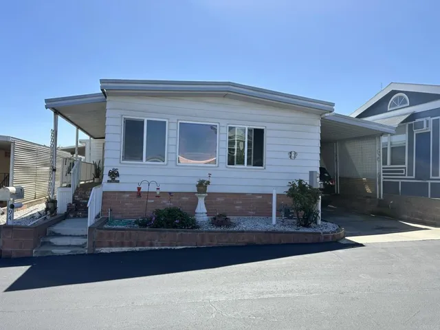94 Pheasant Lane, Oceanside, California 92057