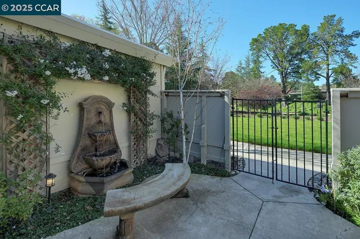 1900 Golden Rain Rd 2, Walnut Creek, California 94595