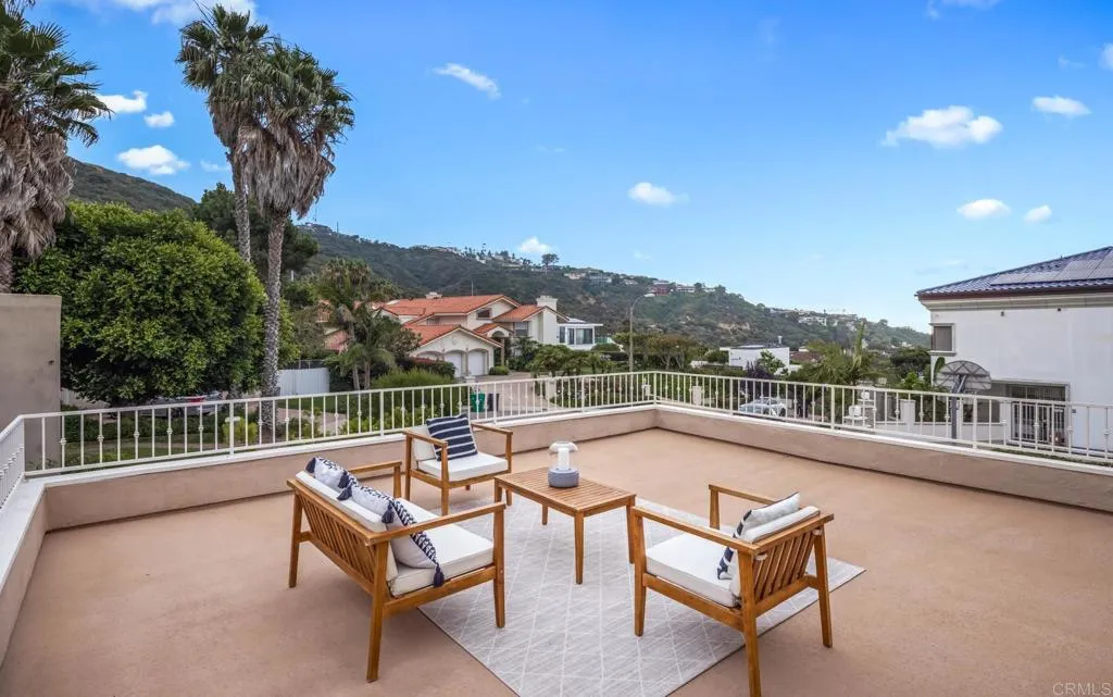 7980 Via Capri, La Jolla, California 92037 home-pic-24