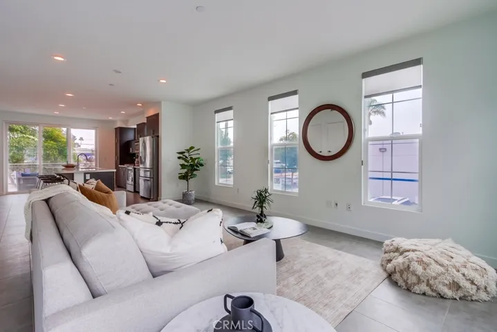 2015 Placentia Avenue, Costa Mesa, California 92627