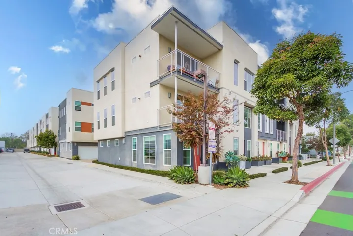 2015 Placentia Avenue, Costa Mesa, California 92627