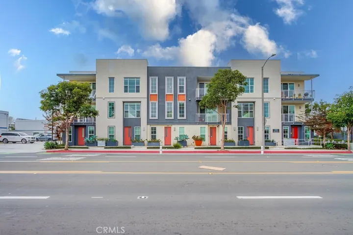 2015 Placentia Avenue, Costa Mesa, California 92627