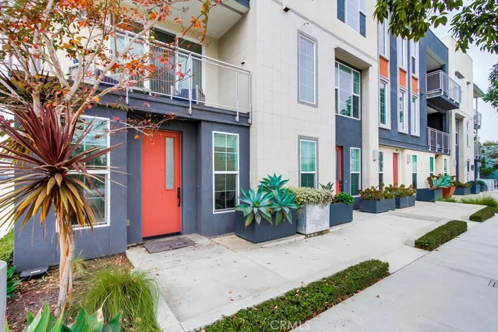 2015 Placentia Avenue, Costa Mesa, California 92627