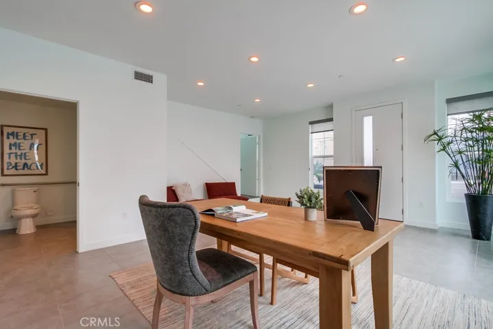 2015 Placentia Avenue, Costa Mesa, California 92627