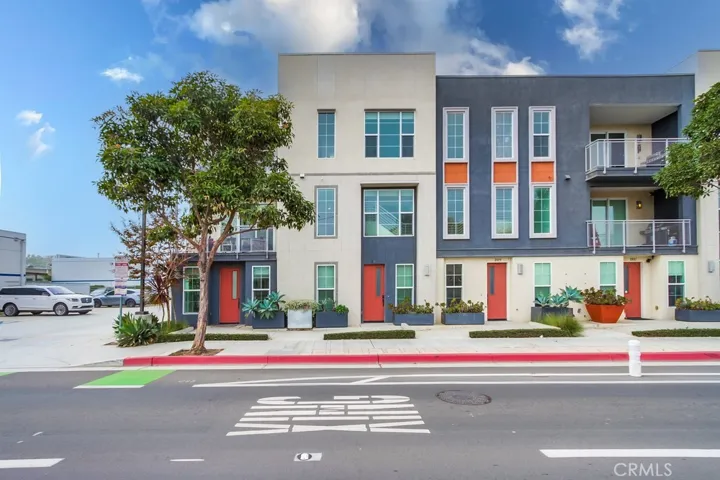 2015 Placentia Avenue, Costa Mesa, California 92627