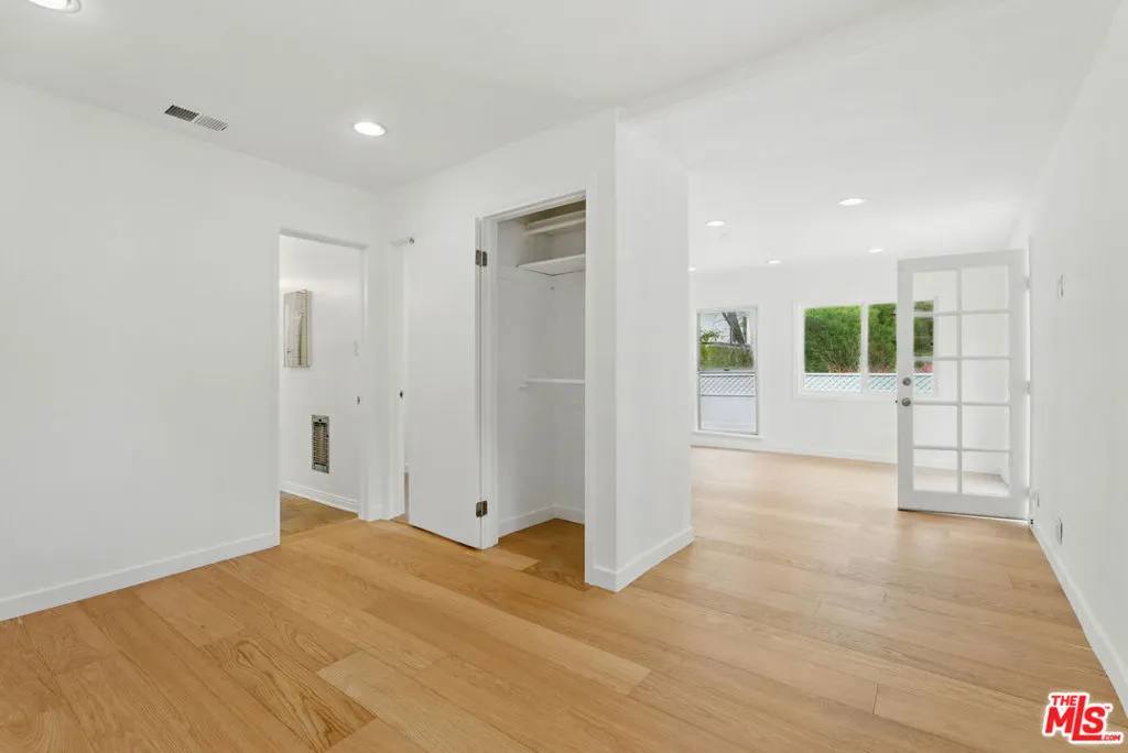 5220 Melvin Avenue, Tarzana, California 91356 home-pic-22