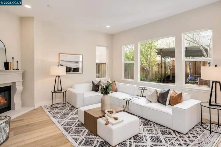 3103 S Bridgepointe Ln, Dublin, California 94568