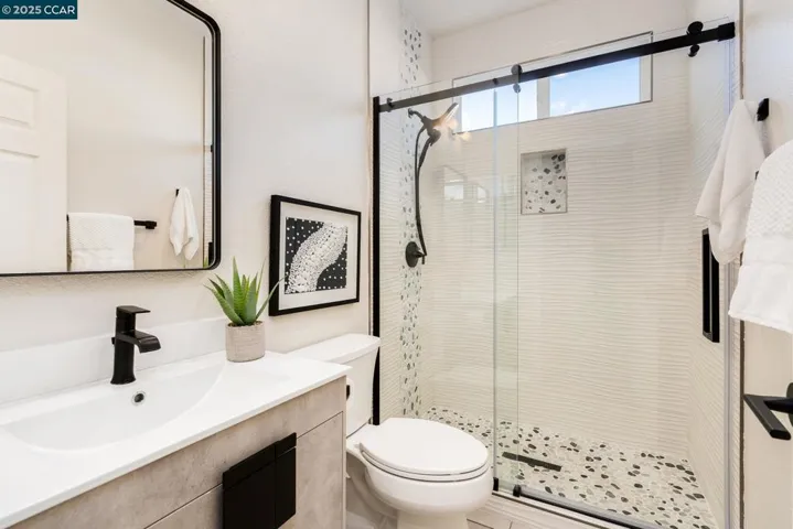 3103 S Bridgepointe Ln, Dublin, California 94568