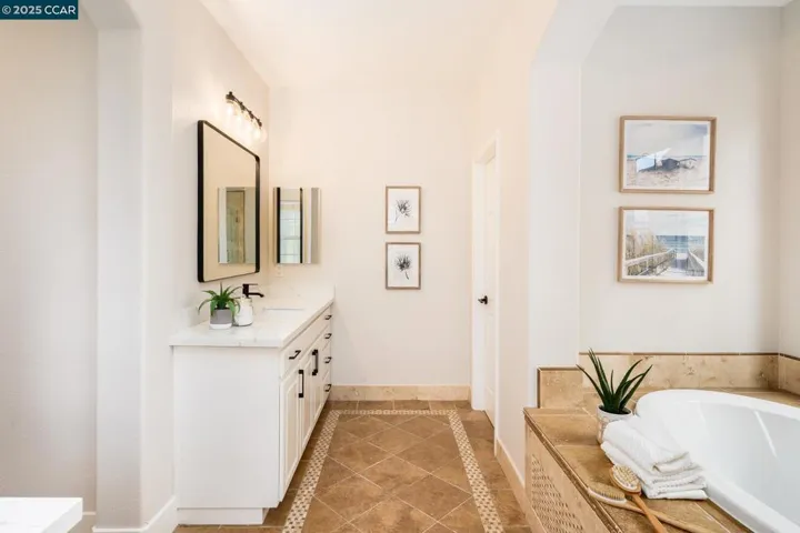 3103 S Bridgepointe Ln, Dublin, California 94568