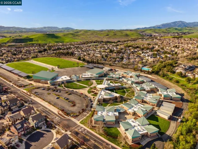 3103 S Bridgepointe Ln, Dublin, California 94568