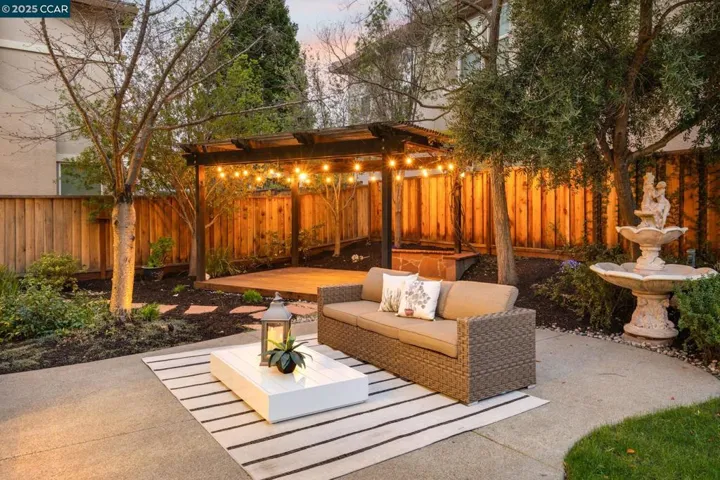 3103 S Bridgepointe Ln, Dublin, California 94568