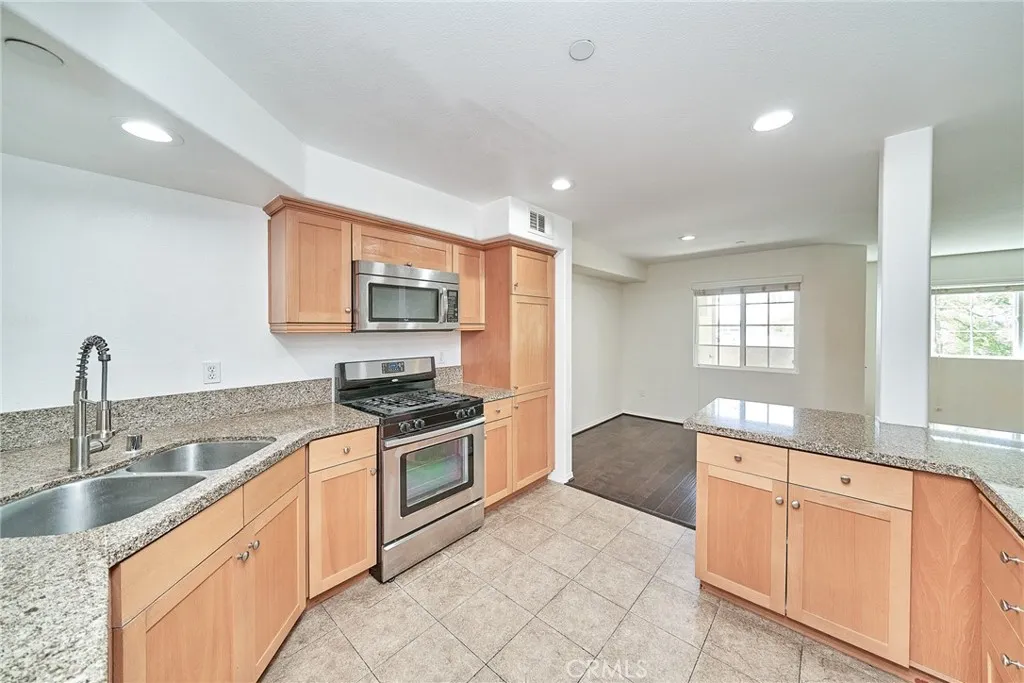 1401 Lomita Boulevard 204, Harbor City, California 90710 home-pic-14