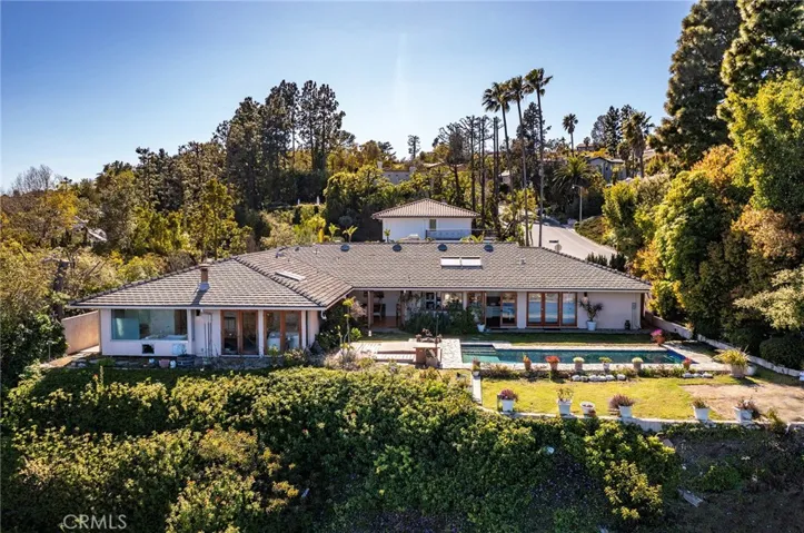 1420 Stradella Road, Los Angeles, California 90077