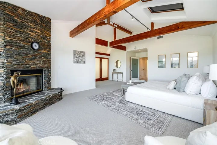 1420 Stradella Road, Los Angeles, California 90077