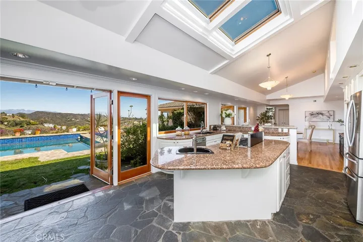 1420 Stradella Road, Los Angeles, California 90077