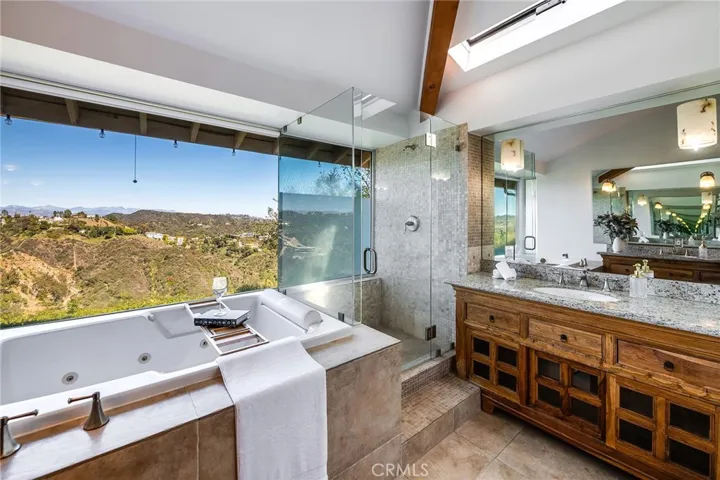 1420 Stradella Road, Los Angeles, California 90077