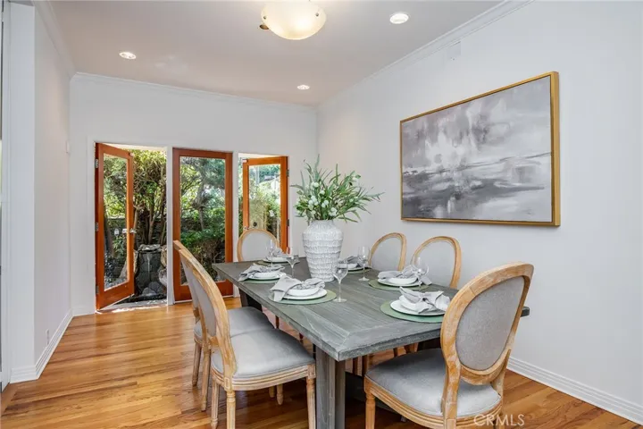 1420 Stradella Road, Los Angeles, California 90077