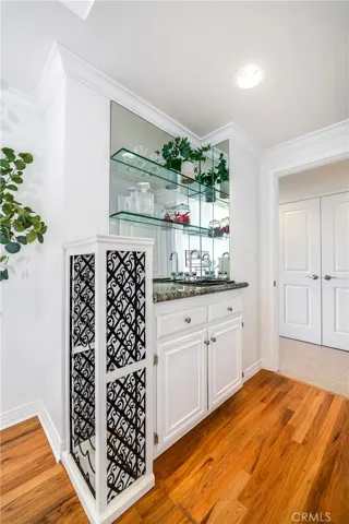 1420 Stradella Road, Los Angeles, California 90077
