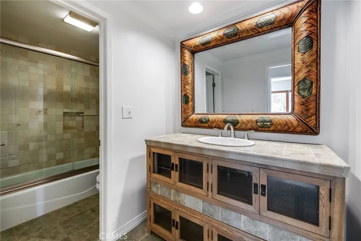 1420 Stradella Road, Los Angeles, California 90077
