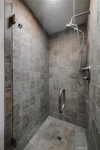 1420 Stradella Road, Los Angeles, California 90077