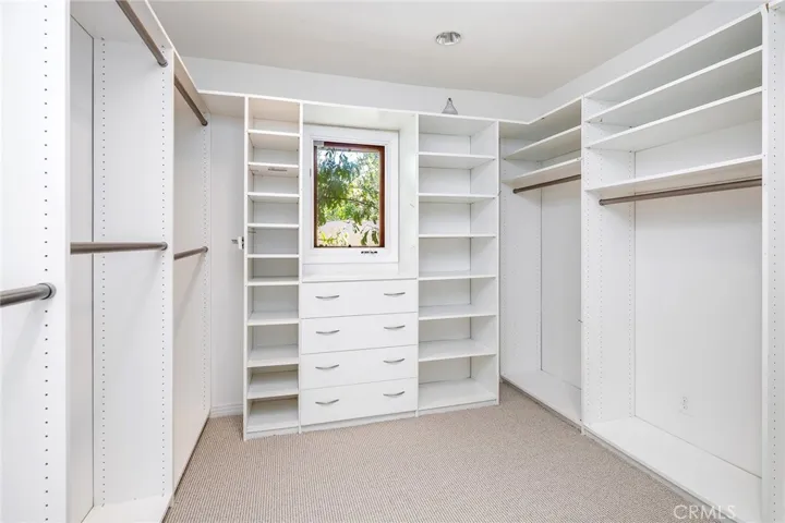 1420 Stradella Road, Los Angeles, California 90077
