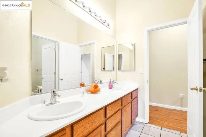 10061 Mosaic Way, Elk Grove, California 95757