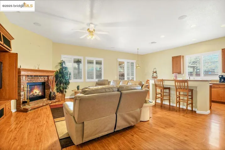 10061 Mosaic Way, Elk Grove, California 95757