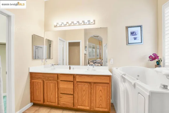 10061 Mosaic Way, Elk Grove, California 95757