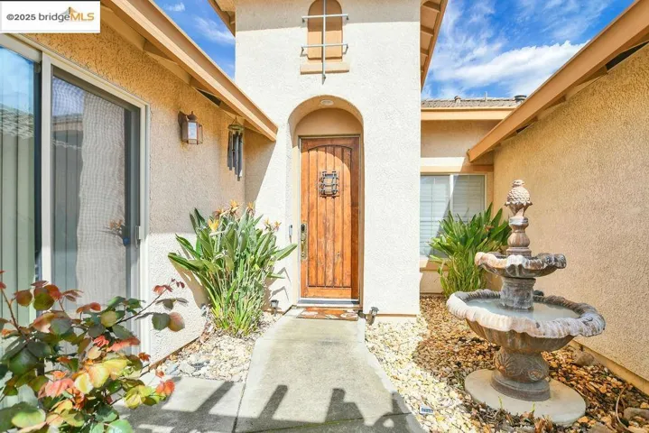 10061 Mosaic Way, Elk Grove, California 95757
