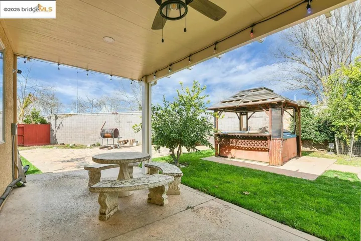 10061 Mosaic Way, Elk Grove, California 95757
