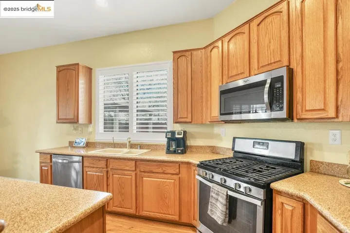 10061 Mosaic Way, Elk Grove, California 95757
