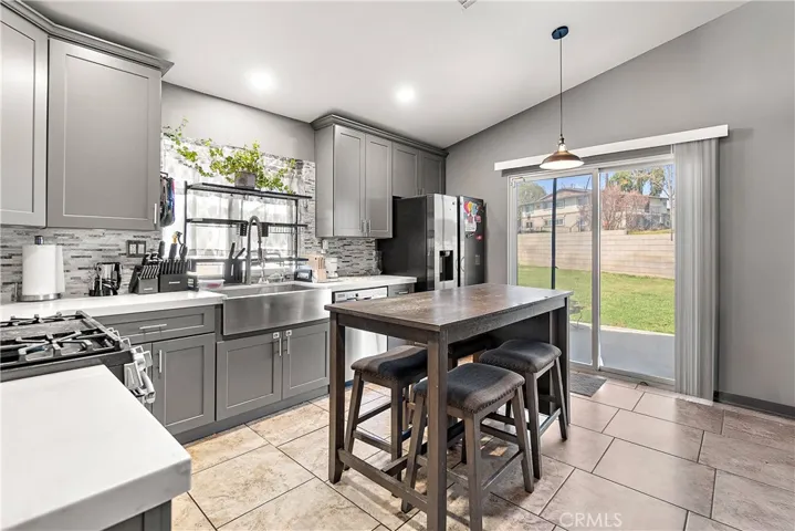 691 Avenida Capistrano, Colton, California 92324