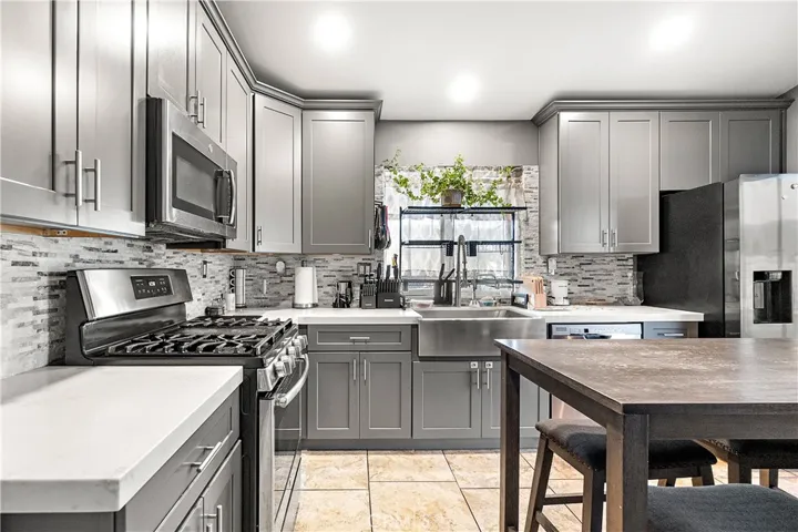 691 Avenida Capistrano, Colton, California 92324