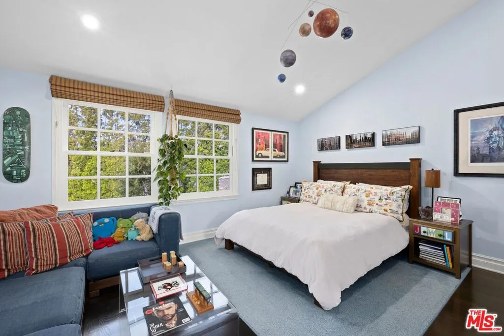 360 S Anita Avenue, Los Angeles, California 90049 home-pic-37