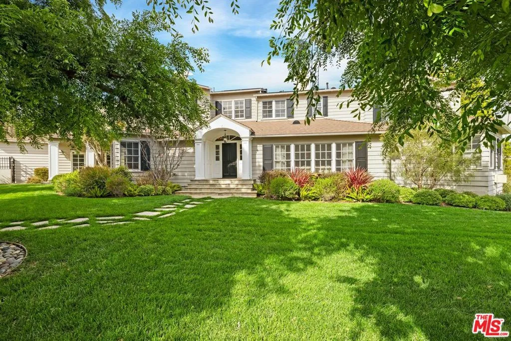 360 S Anita Avenue, Los Angeles, California 90049 home-pic-1