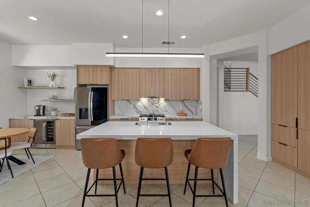 33950 Summit View Pl, Temecula, California 92592 home-pic-10