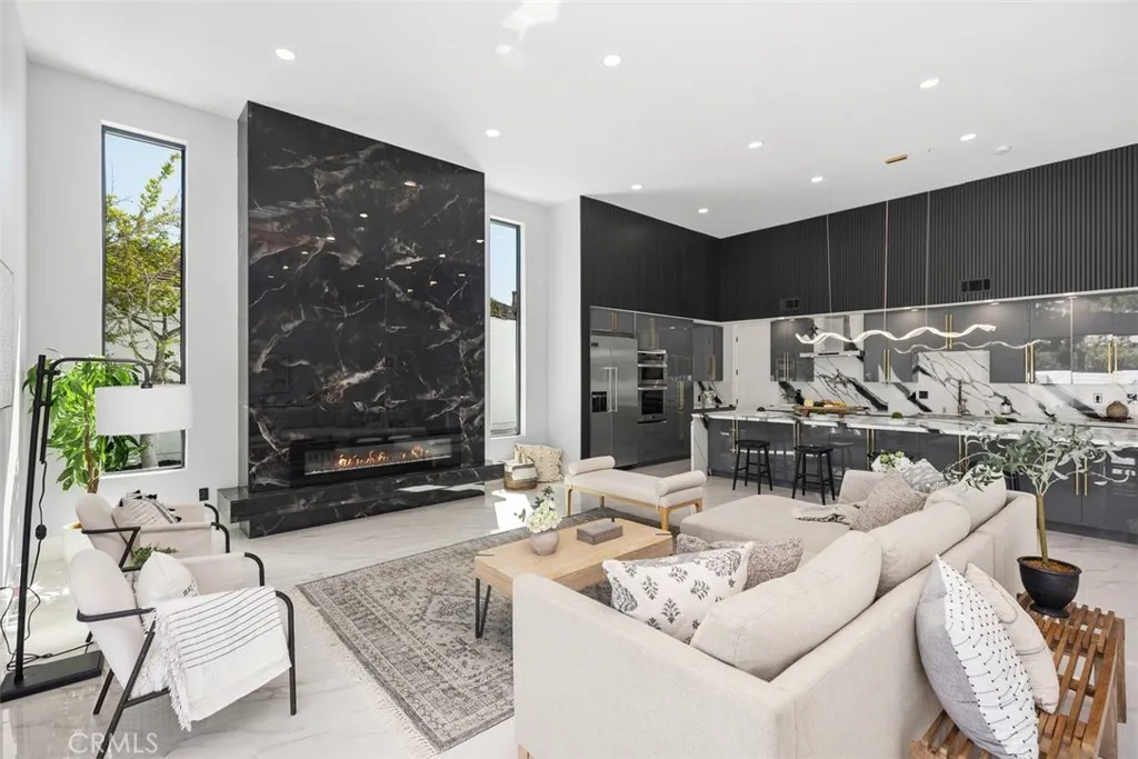 18802 Saginaw Drive, Irvine, California 92603 home-pic-1