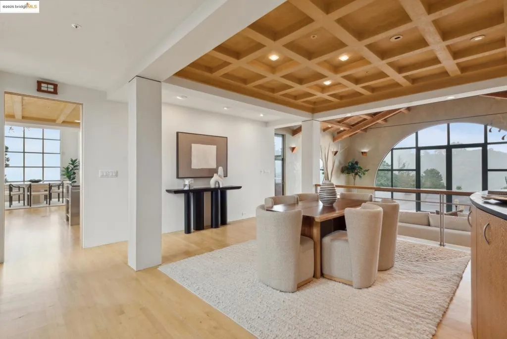 5 Woodside Way, Oakland, California 94611 home-pic-5