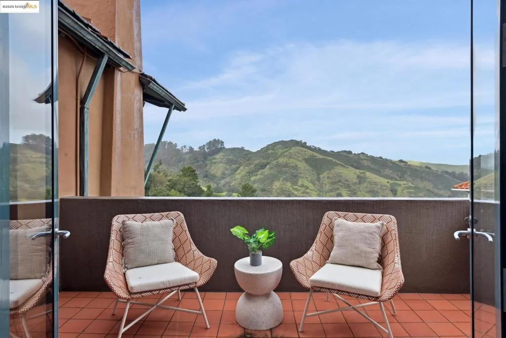 5 Woodside Way, Oakland, California 94611 home-pic-25