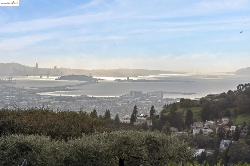 5 Woodside Way, Oakland, California 94611 home-pic-0